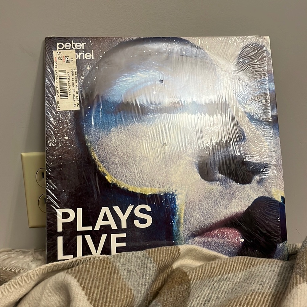 mint condition plays live Peter Gabriel vinyl